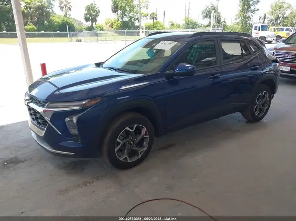 KL77LHE29RC094239 2024 CHEVROLET TRAX - Image 2