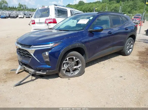 KL77LHE29RC108219 2024 CHEVROLET TRAX - Image 2