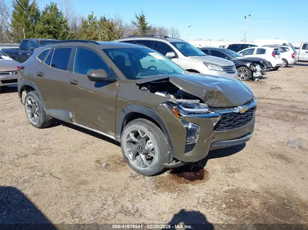 KL77LHE29RC111217 2024 CHEVROLET TRAX - Image 1
