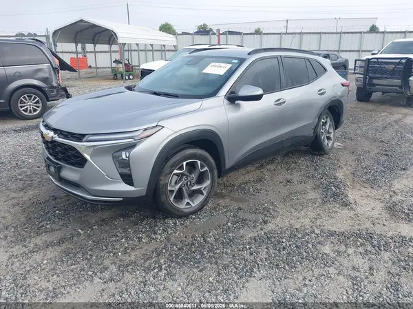 KL77LHE29RC140846 2024 CHEVROLET TRAX - Image 2