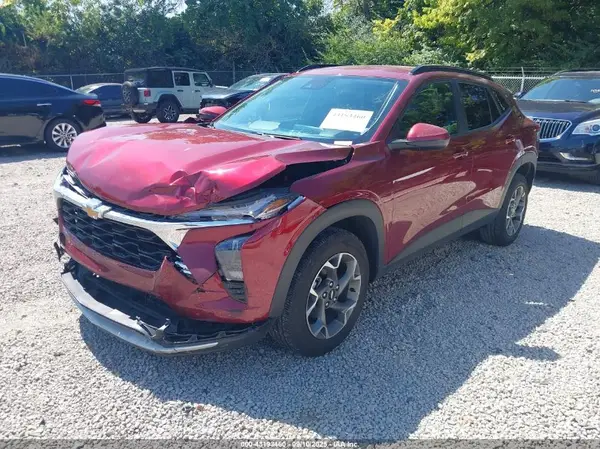 KL77LHE29RC159011 2024 CHEVROLET TRAX - Image 2