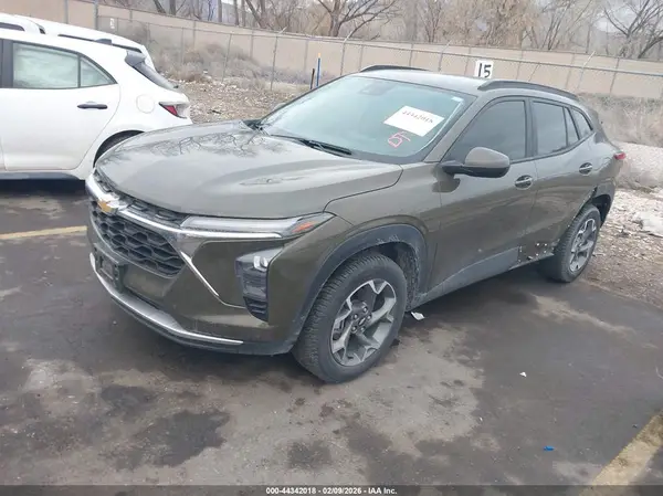 KL77LHE29RC169327 2024 CHEVROLET TRAX - Image 2