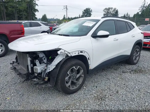 KL77LHE29RC173393 2024 CHEVROLET TRAX - Image 2