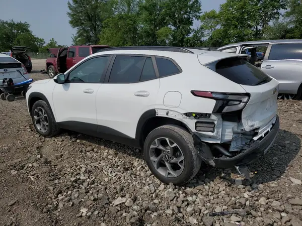 KL77LHE29RC188606 2024 CHEVROLET TRAX - Image 2