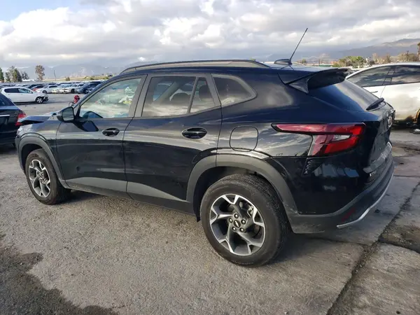 KL77LHE29RC189769 2024 CHEVROLET TRAX - Image 2