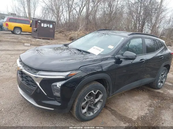 KL77LHE29RC211558 2024 CHEVROLET TRAX - Image 2