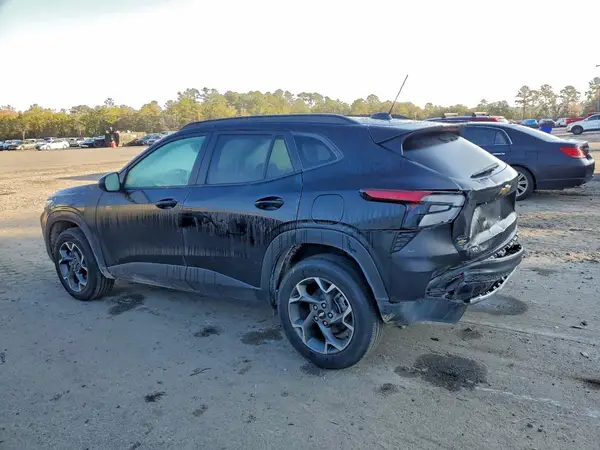 KL77LHE29RC220342 2024 CHEVROLET TRAX - Image 2