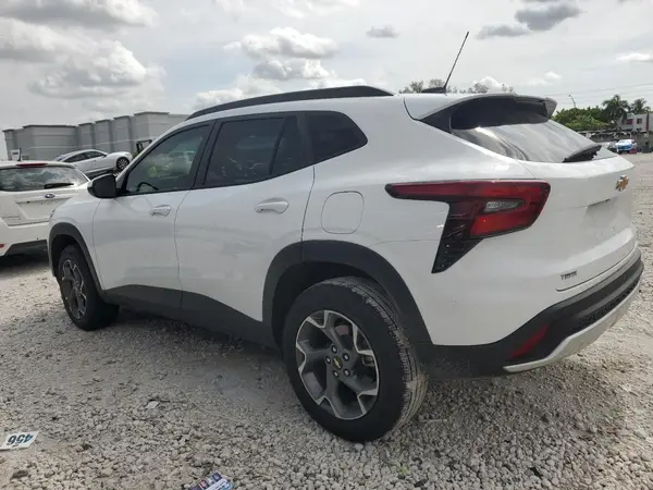 KL77LHE29RC223712 2024 CHEVROLET TRAX - Image 2