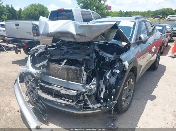 KL77LHE29RC237478 2024 CHEVROLET TRAX - Image 2