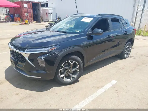 KL77LHE29RC238551 2024 CHEVROLET TRAX - Image 2