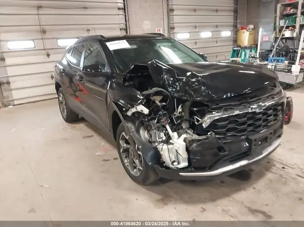 KL77LHE29RC239070 2024 CHEVROLET TRAX - Image 1