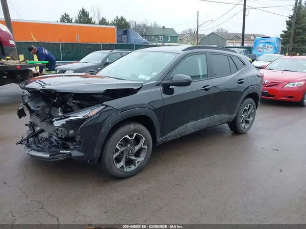 KL77LHE29RC239702 2024 CHEVROLET TRAX - Image 2
