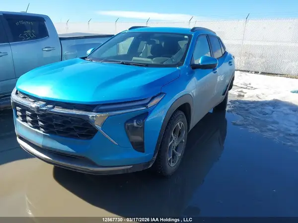 KL77LHE29SC332080 2025 CHEVROLET TRAX - Image 2