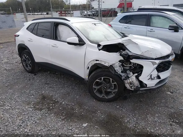 KL77LHE2XRC010090 2024 CHEVROLET TRAX - Image 1