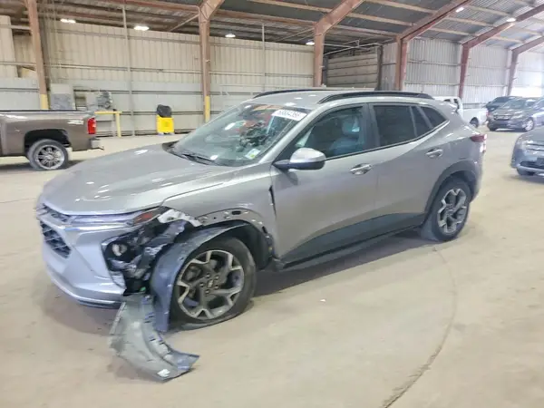 KL77LHE2XRC018996 2024 CHEVROLET TRAX - Image 1