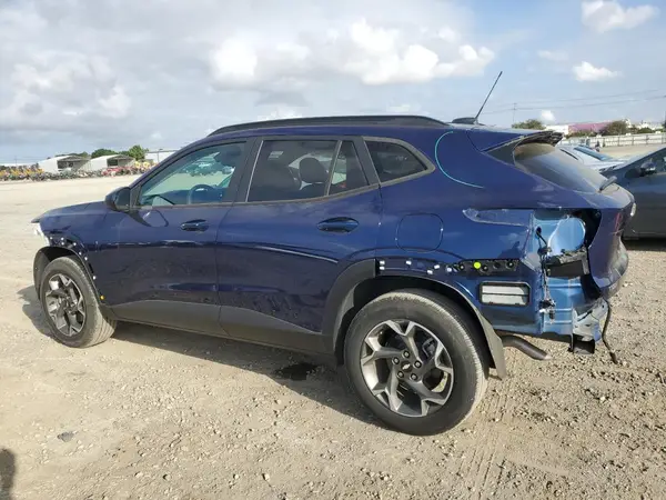 KL77LHE2XRC055093 2024 CHEVROLET TRAX - Image 2