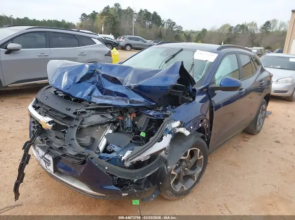 KL77LHE2XRC056986 2024 CHEVROLET TRAX - Image 2