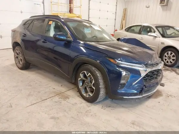 KL77LHE2XRC060407 2024 CHEVROLET TRAX - Image 1