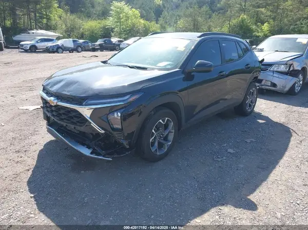 KL77LHE2XRC113686 2024 CHEVROLET TRAX - Image 2