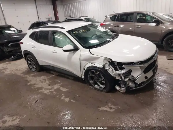 KL77LHE2XRC125630 2024 CHEVROLET TRAX - Image 1