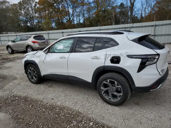 KL77LHE2XRC165688 2024 CHEVROLET TRAX - Image 2