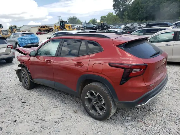 KL77LHE2XRC171104 2024 CHEVROLET TRAX - Image 2