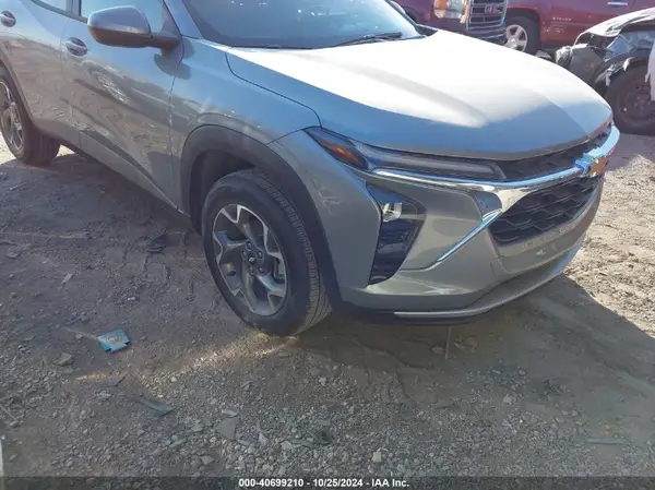KL77LHE2XRC171684 2024 CHEVROLET TRAX - Image 1