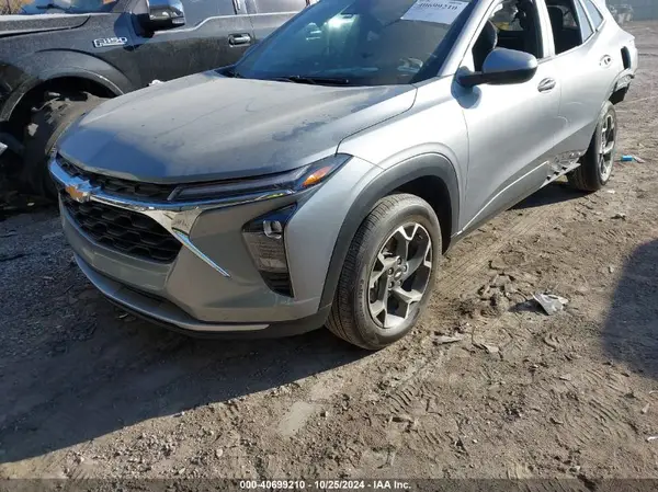 KL77LHE2XRC171684 2024 CHEVROLET TRAX - Image 2