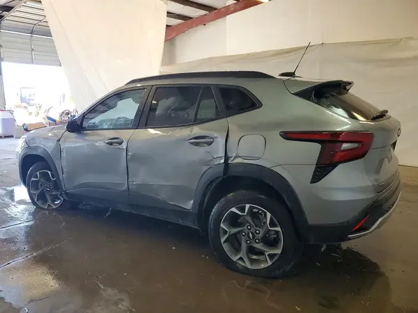 KL77LHE2XRC174312 2024 CHEVROLET TRAX - Image 2