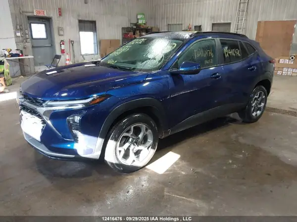 KL77LHE2XRC185889 2024 CHEVROLET TRAX - Image 2