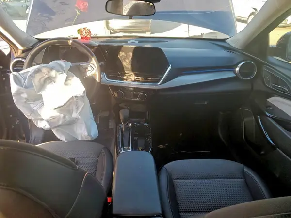 KL77LHE2XRC213318 2024 CHEVROLET TRAX - Image 8