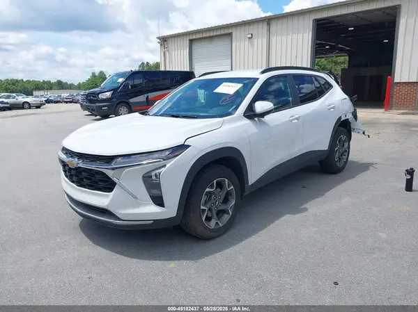 KL77LHE2XRC234735 2024 CHEVROLET TRAX - Image 2