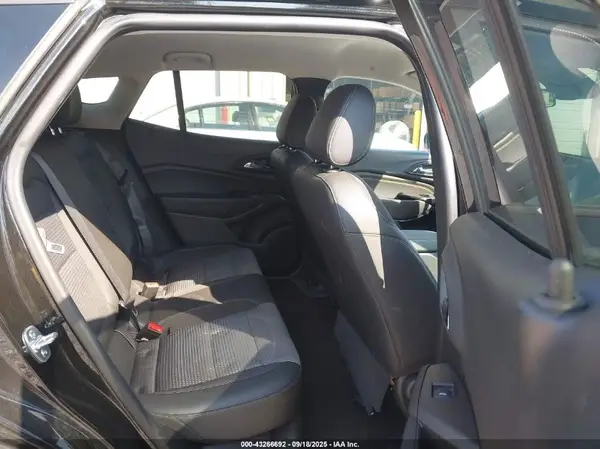 KL77LHE2XRC237568 2024 CHEVROLET TRAX - Image 8
