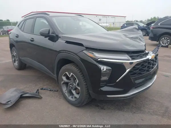 KL77LHE2XSC102760 2025 CHEVROLET TRAX - Image 1