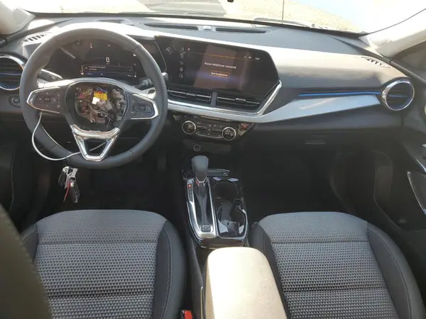 KL77LHE2XSC227418 2025 CHEVROLET TRAX - Image 8