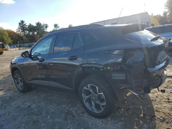 KL77LHEP0SC001108 2025 CHEVROLET TRAX - Image 2