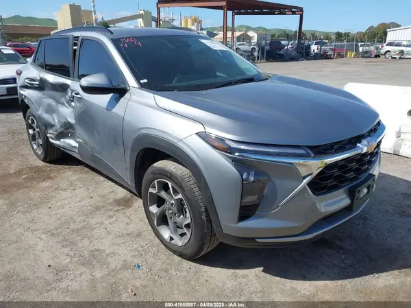 KL77LHEP0SC020807 2025 CHEVROLET TRAX - Image 1