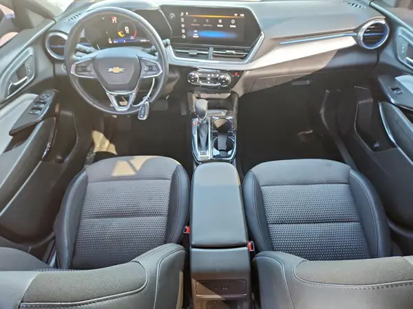 KL77LHEP0SC030561 2025 CHEVROLET TRAX - Image 8
