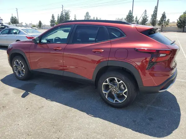 KL77LHEP0SC036747 2025 CHEVROLET TRAX - Image 2