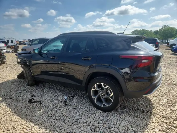 KL77LHEP0SC041429 2025 CHEVROLET TRAX - Image 2