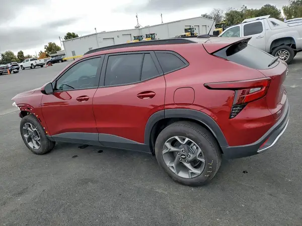 KL77LHEP0SC045920 2025 CHEVROLET TRAX - Image 2