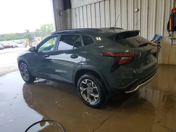 KL77LHEP0SC084474 2025 CHEVROLET TRAX - Image 2