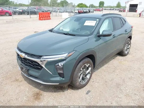 KL77LHEP0SC089500 2025 CHEVROLET TRAX - Image 2