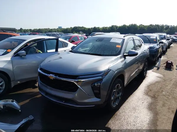 KL77LHEP0SC093627 2025 CHEVROLET TRAX - Image 2
