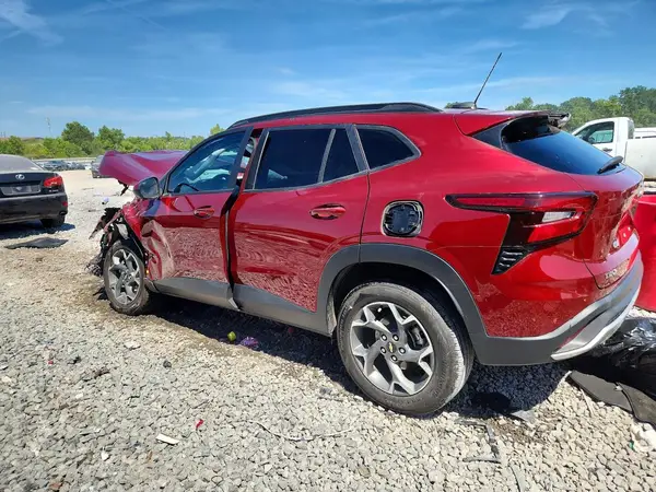 KL77LHEP0SC102861 2025 CHEVROLET TRAX - Image 2