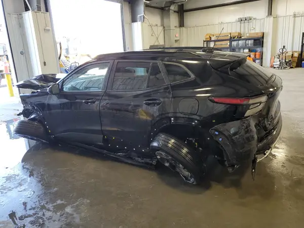 KL77LHEP0SC107784 2025 CHEVROLET TRAX - Image 2