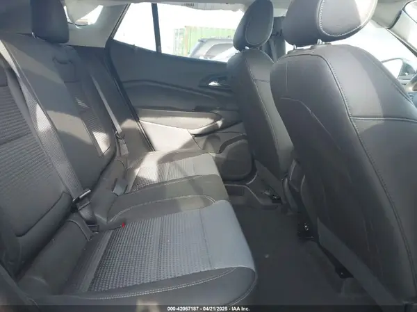 KL77LHEP0SC111530 2025 CHEVROLET TRAX - Image 8