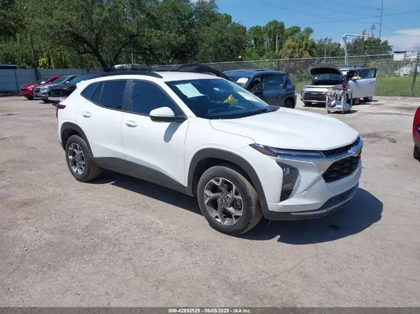 KL77LHEP0SC138338 2025 CHEVROLET TRAX - Image 1