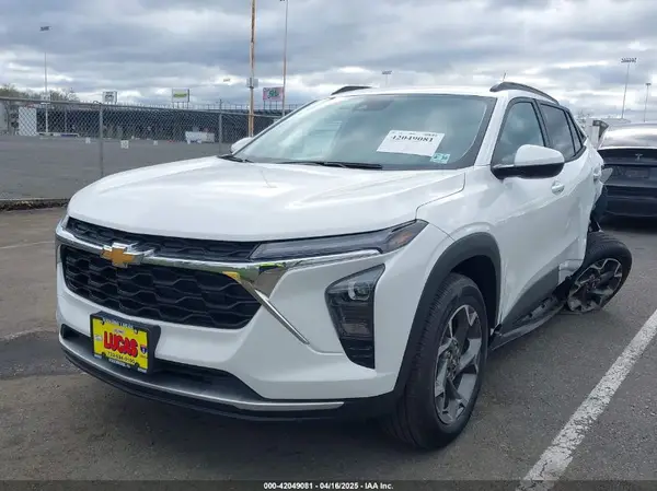KL77LHEP0SC140915 2025 CHEVROLET TRAX - Image 2