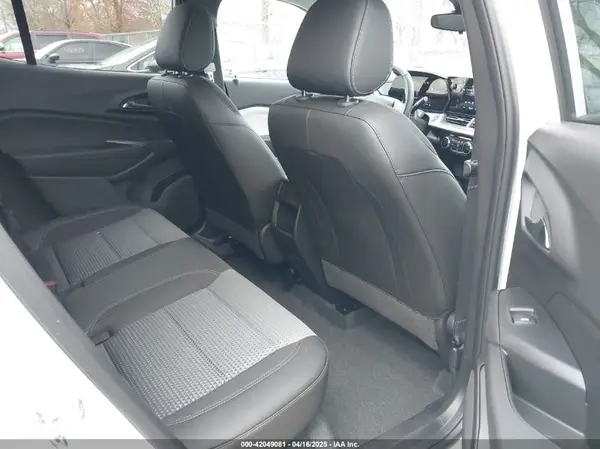 KL77LHEP0SC140915 2025 CHEVROLET TRAX - Image 8